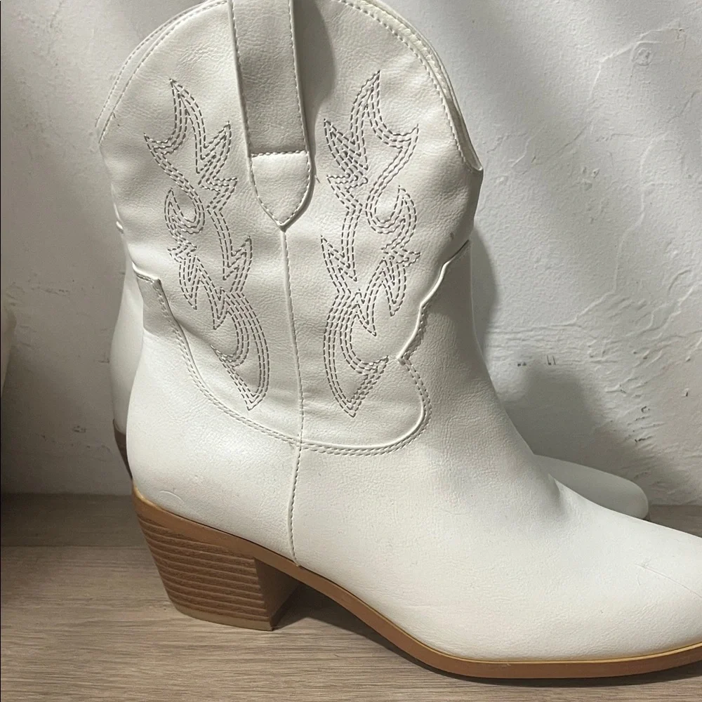 White Western Ankle Boots - Picture 2 of 5
